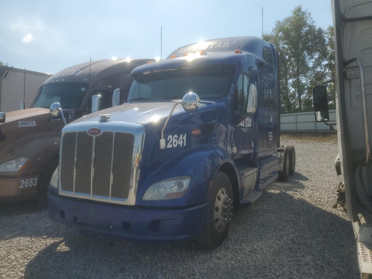 Lot #3263636692 2015 PETERBILT TRACTOR 587