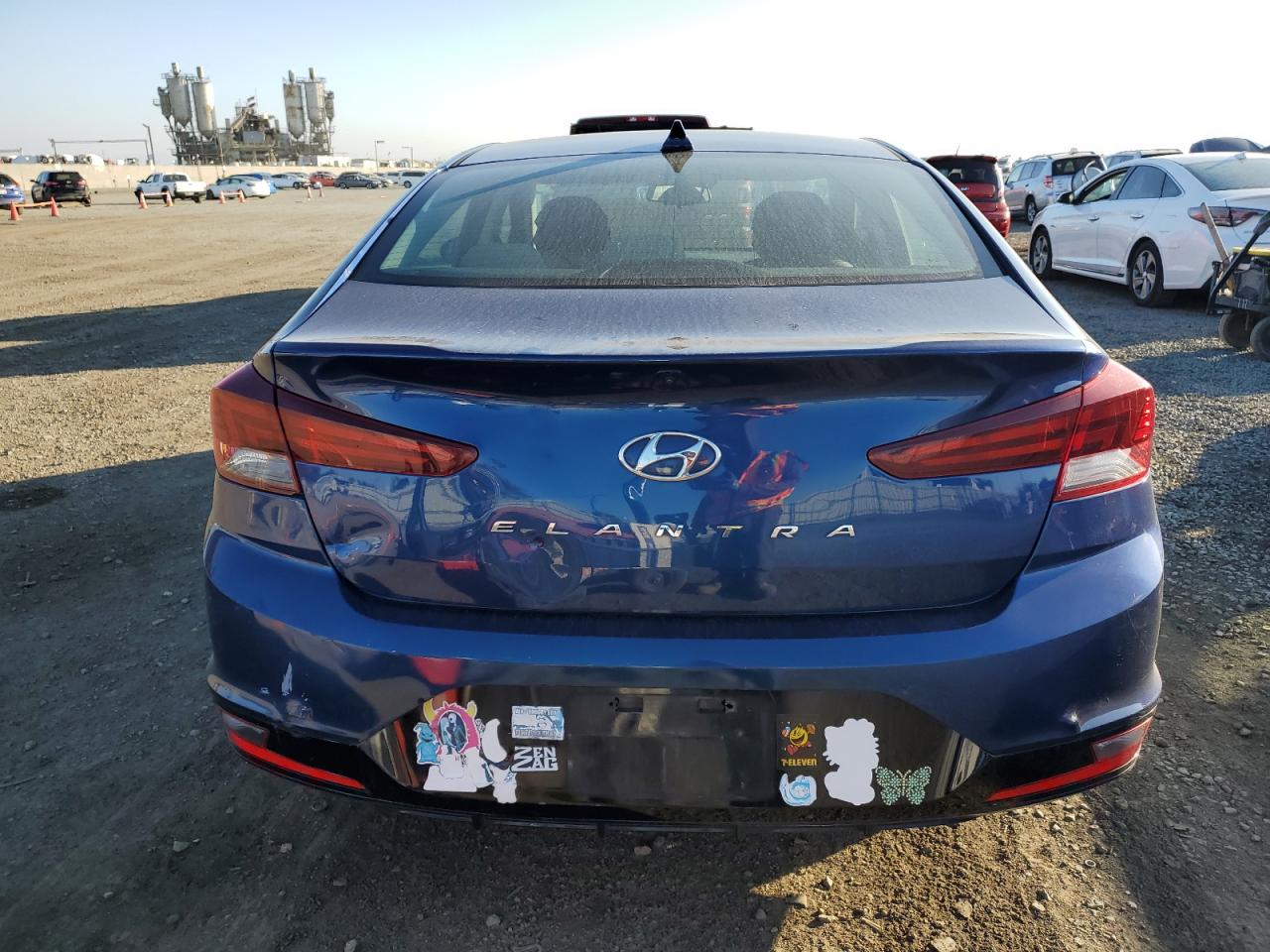 HYUNDAI ELANTRA SEL