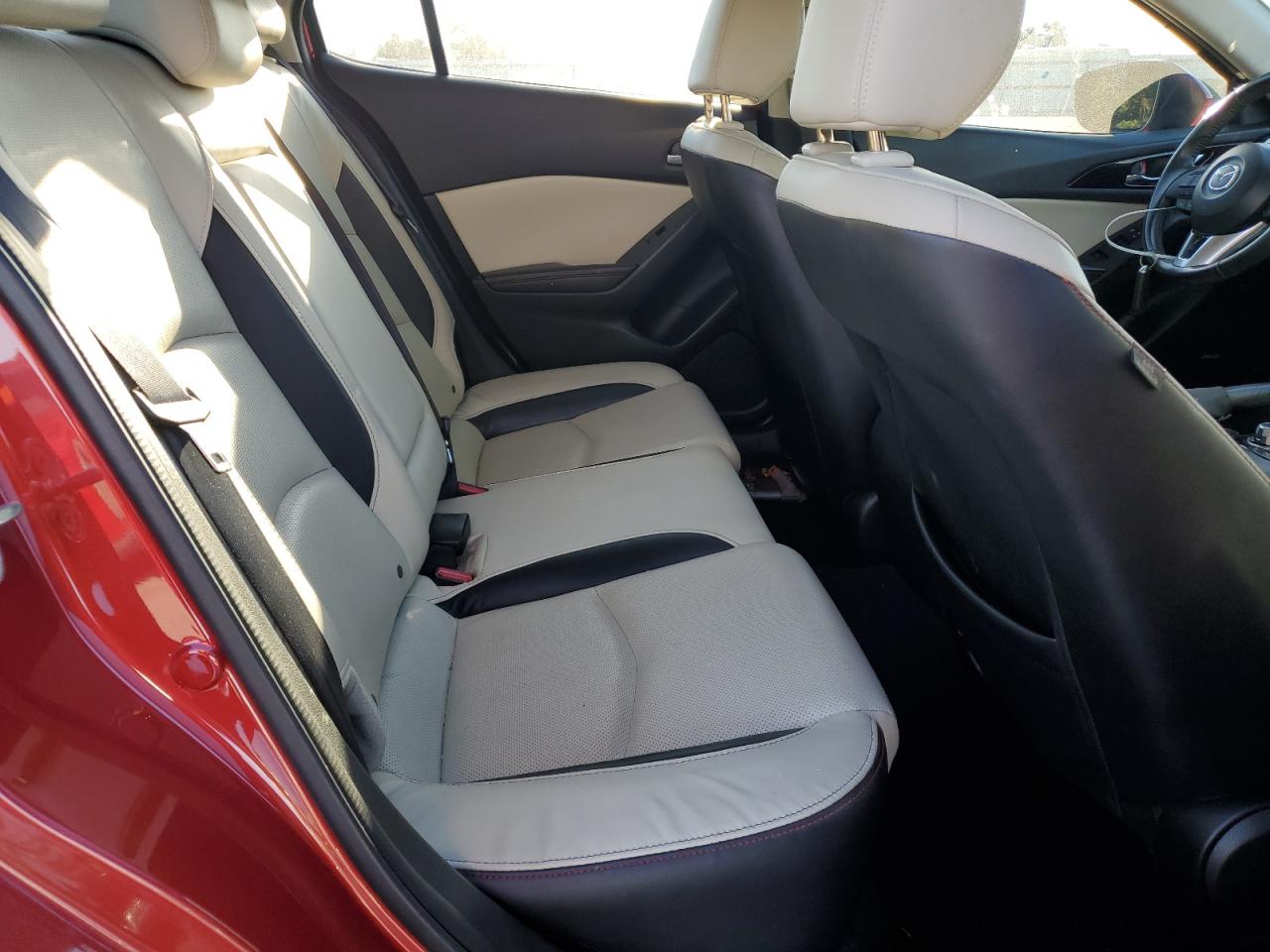 MAZDA 3 GRAND TOURING