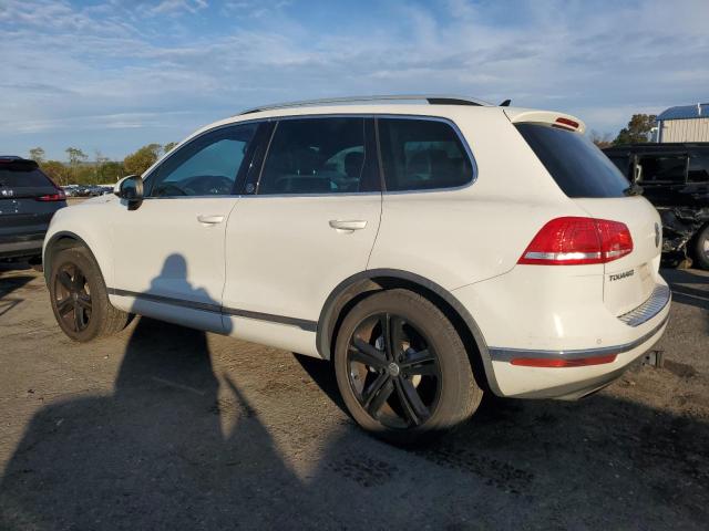 2017 VOLKSWAGEN TOUAREG WO WVGRF7BPXHD006624