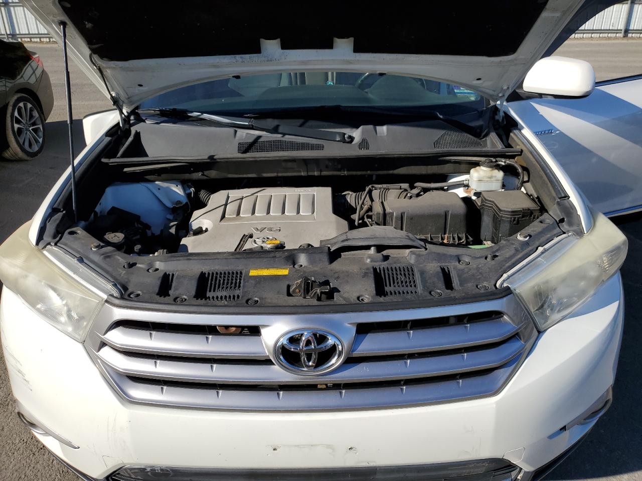 TOYOTA HIGHLANDER LIMITED