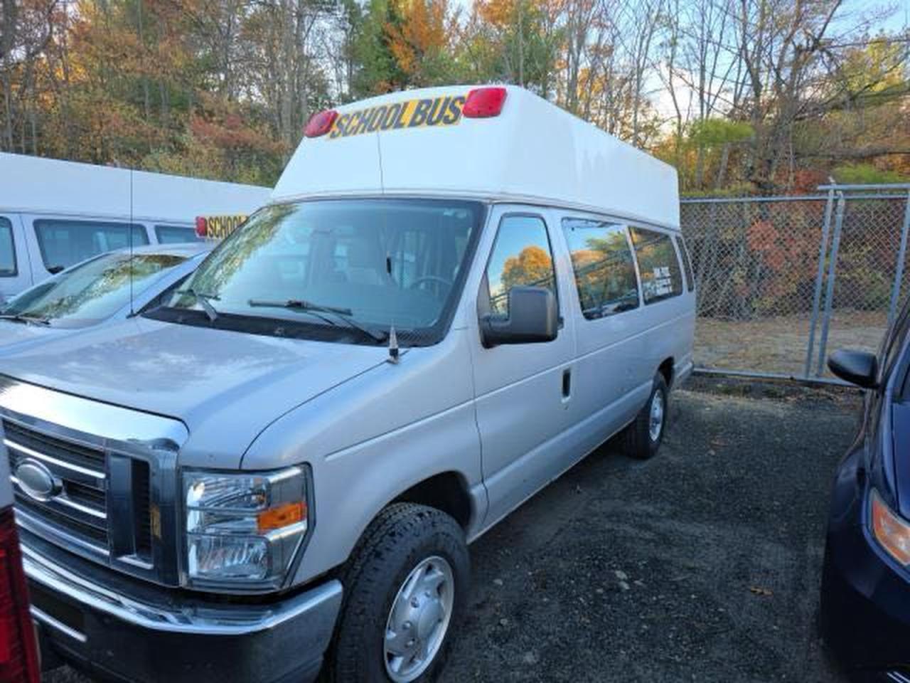 FORD ECONOLINE E250 VAN