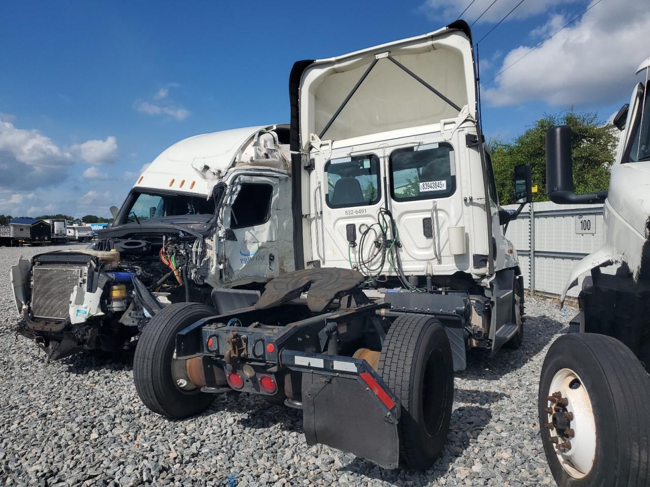 Lot #3265096934 2017 FREIGHTLINER CASCADIA 1