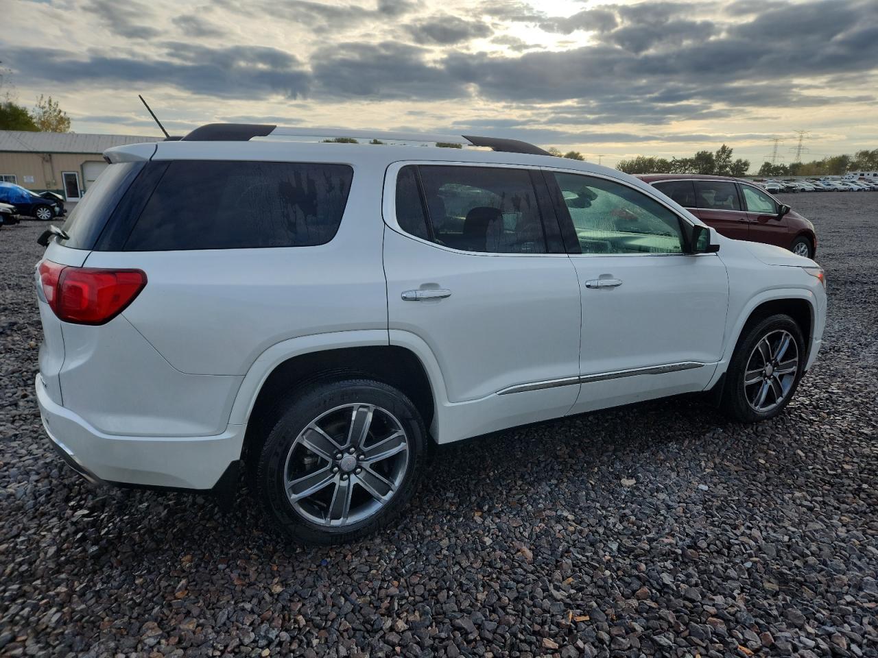 GMC ACADIA DENALI