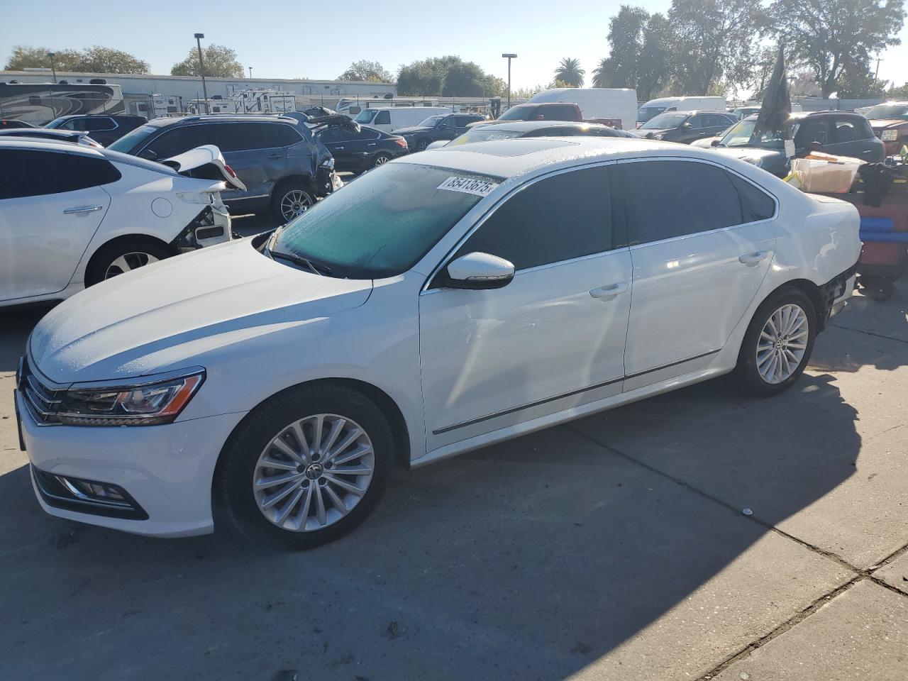 VOLKSWAGEN PASSAT SE