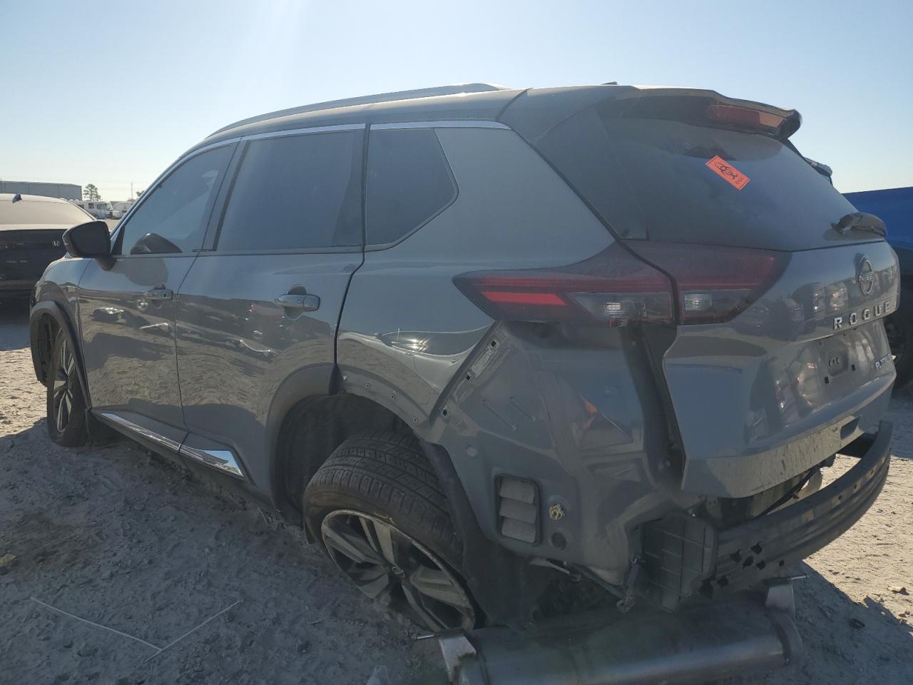 NISSAN ROGUE PLATINUM