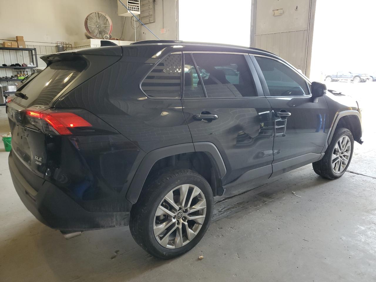 TOYOTA RAV4 XLE PREMIUM