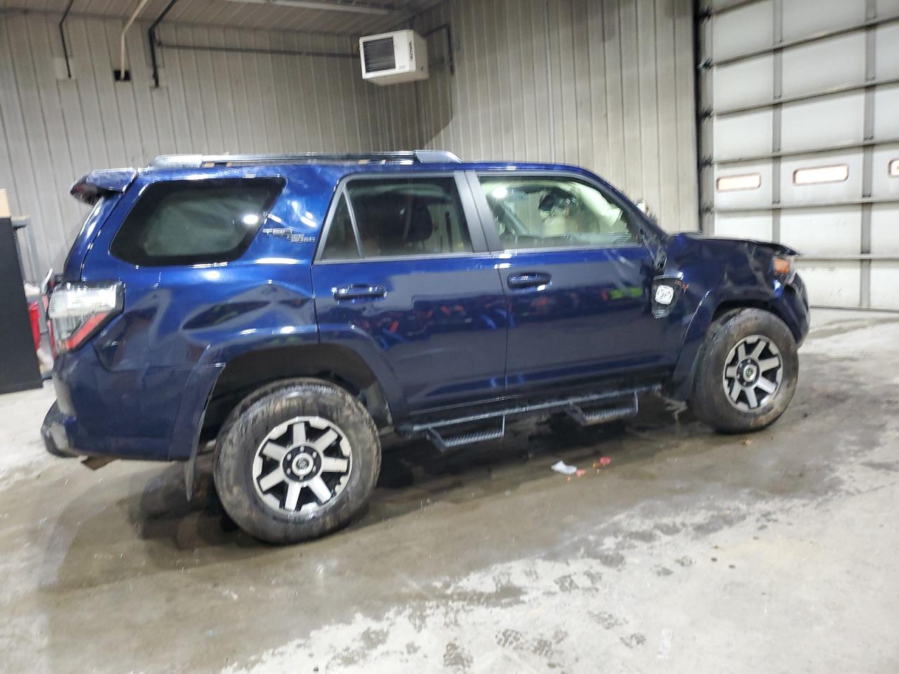 TOYOTA 4RUNNER SE