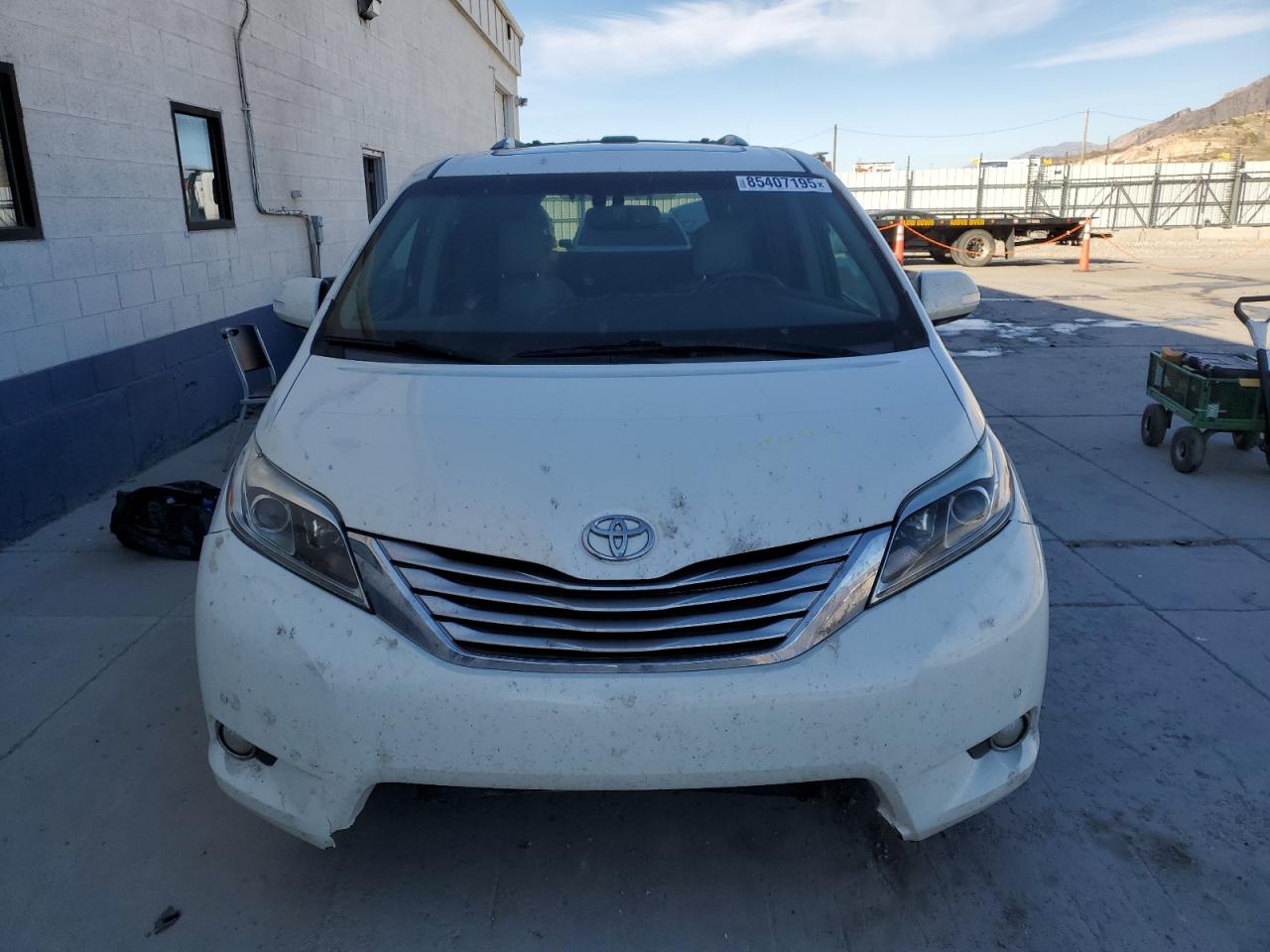 TOYOTA SIENNA XLE