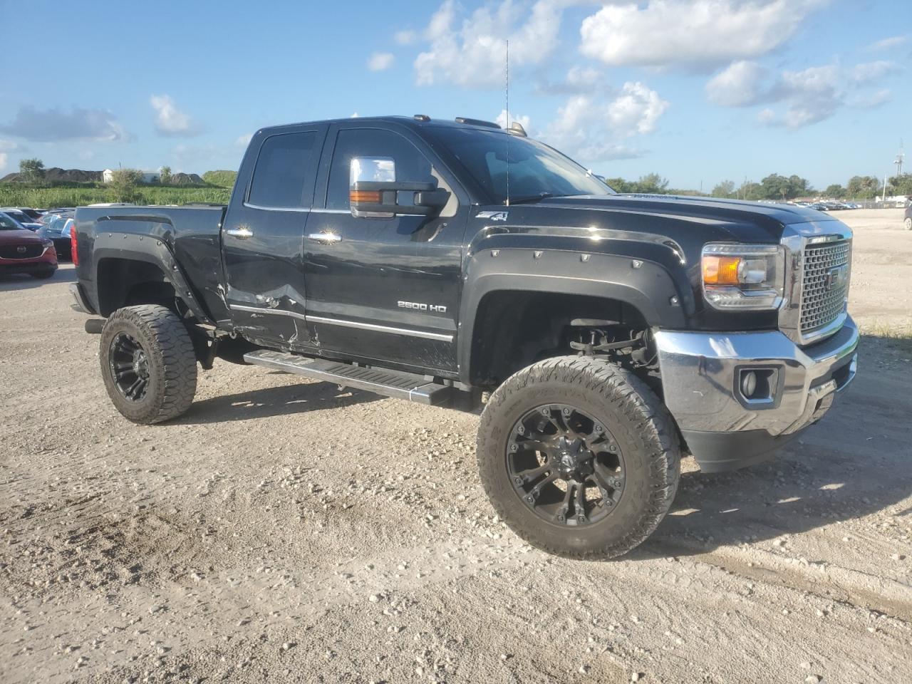 GMC SIERRA K2500 SLT