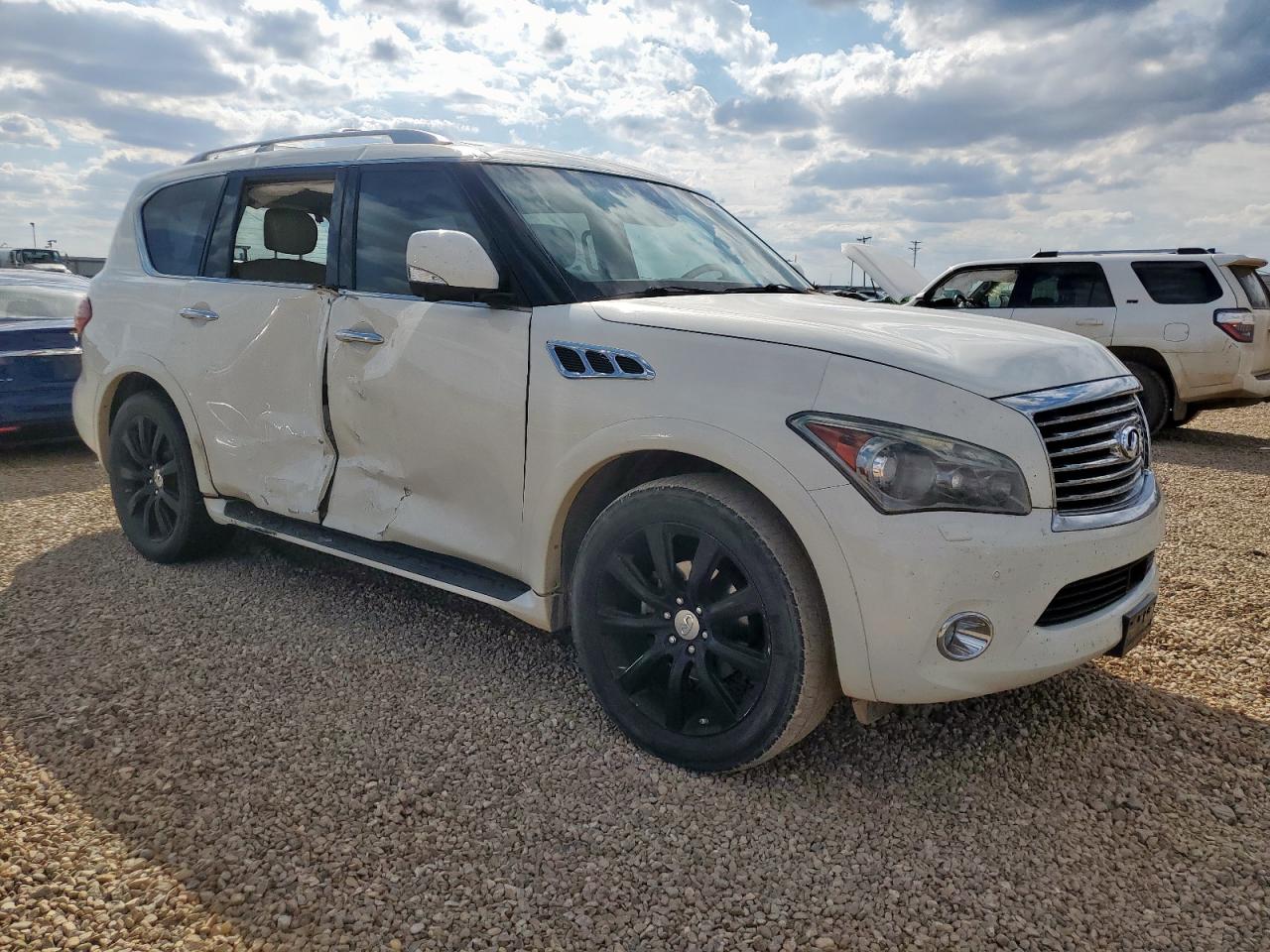 INFINITI QX56