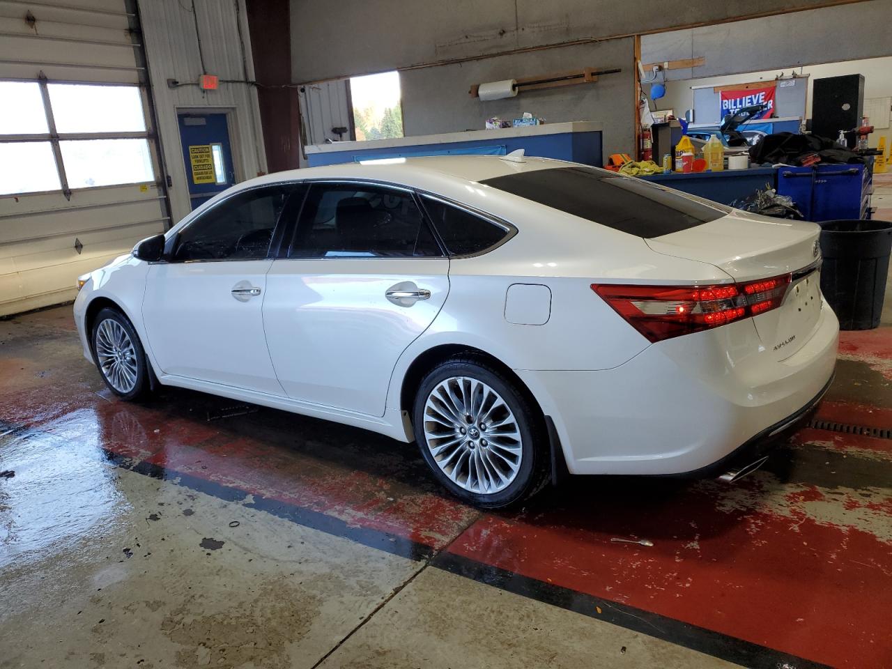 TOYOTA AVALON XLE