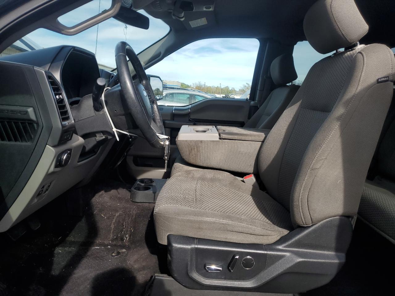 FORD F-150 SUPER CAB