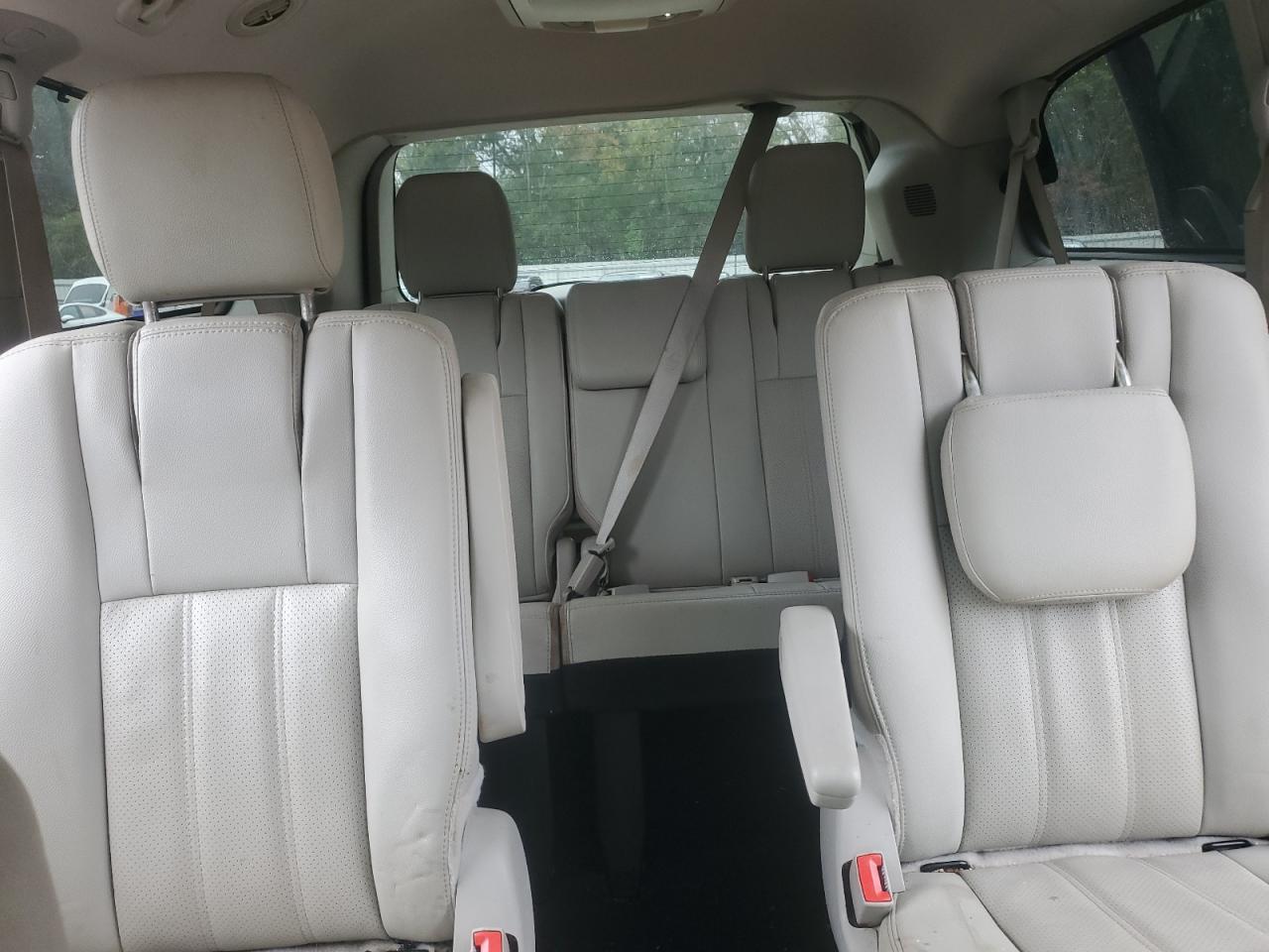 CHRYSLER TOWN & COUNTRY TOURING L