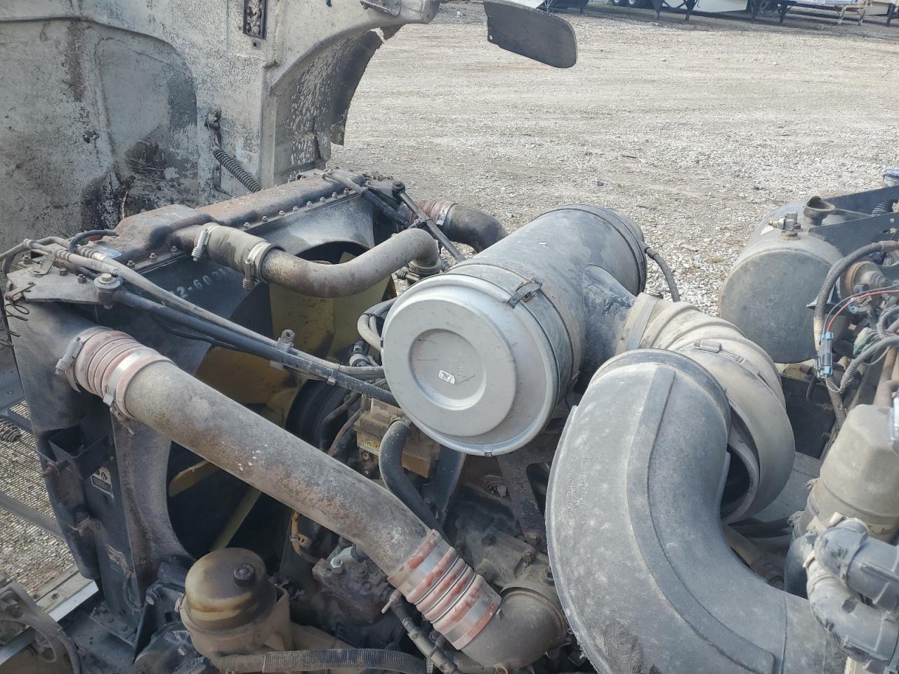 Lot #3298314137 2005 PETERBILT TRACTOR 378