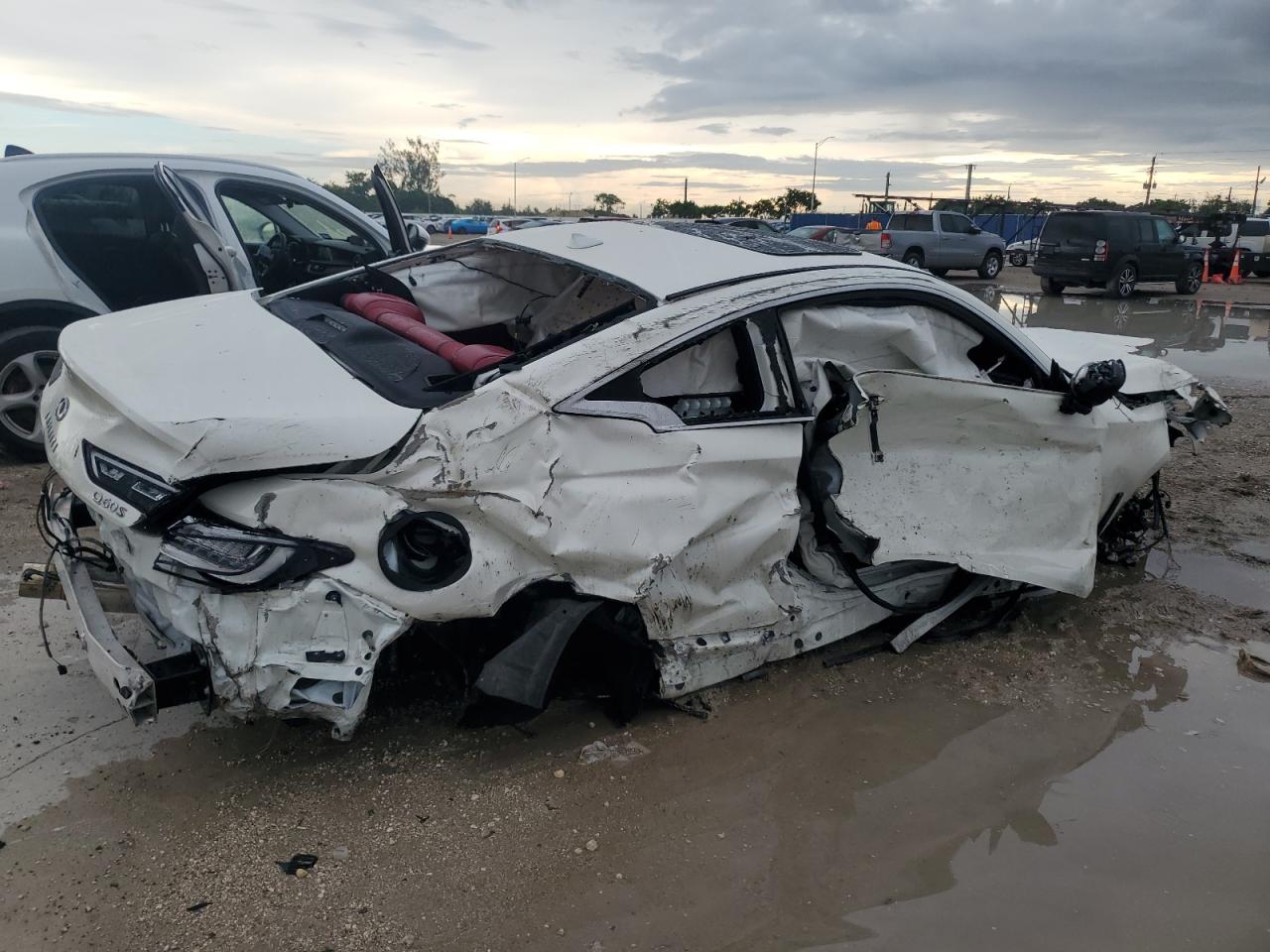 INFINITI Q60 RED SPORT 400