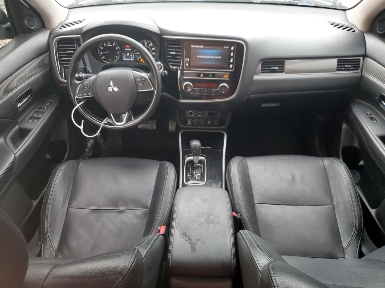 MITSUBISHI OUTLANDER SE