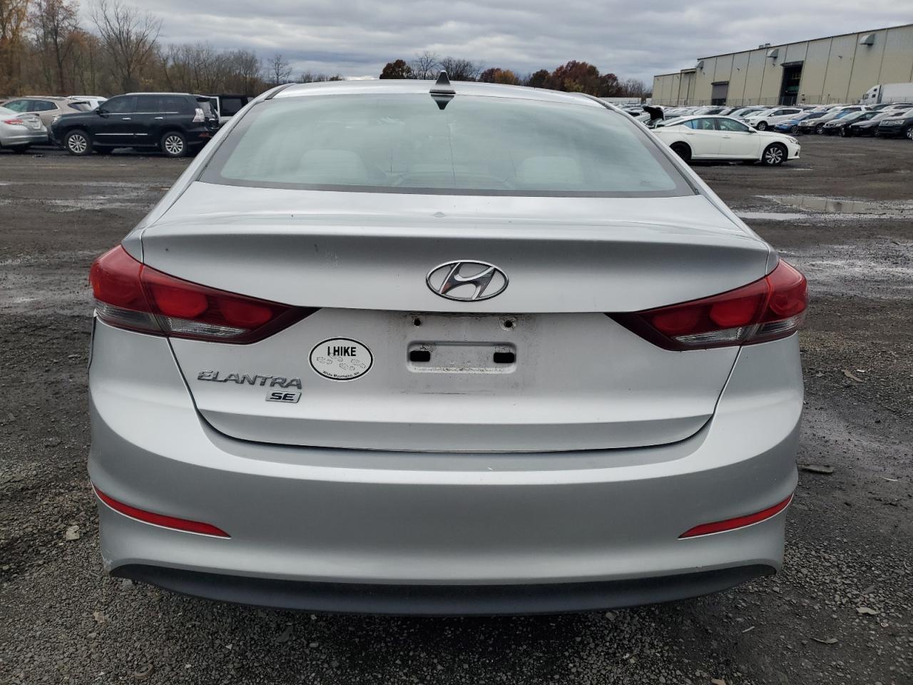 HYUNDAI ELANTRA SE