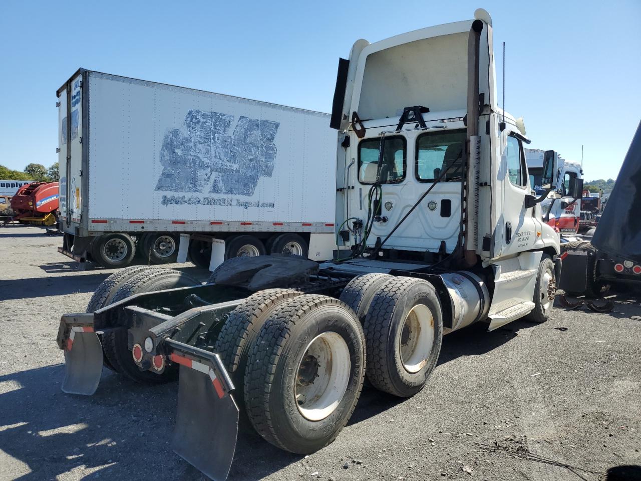 Lot #3280385951 2016 FREIGHTLINER CASCADIA 1