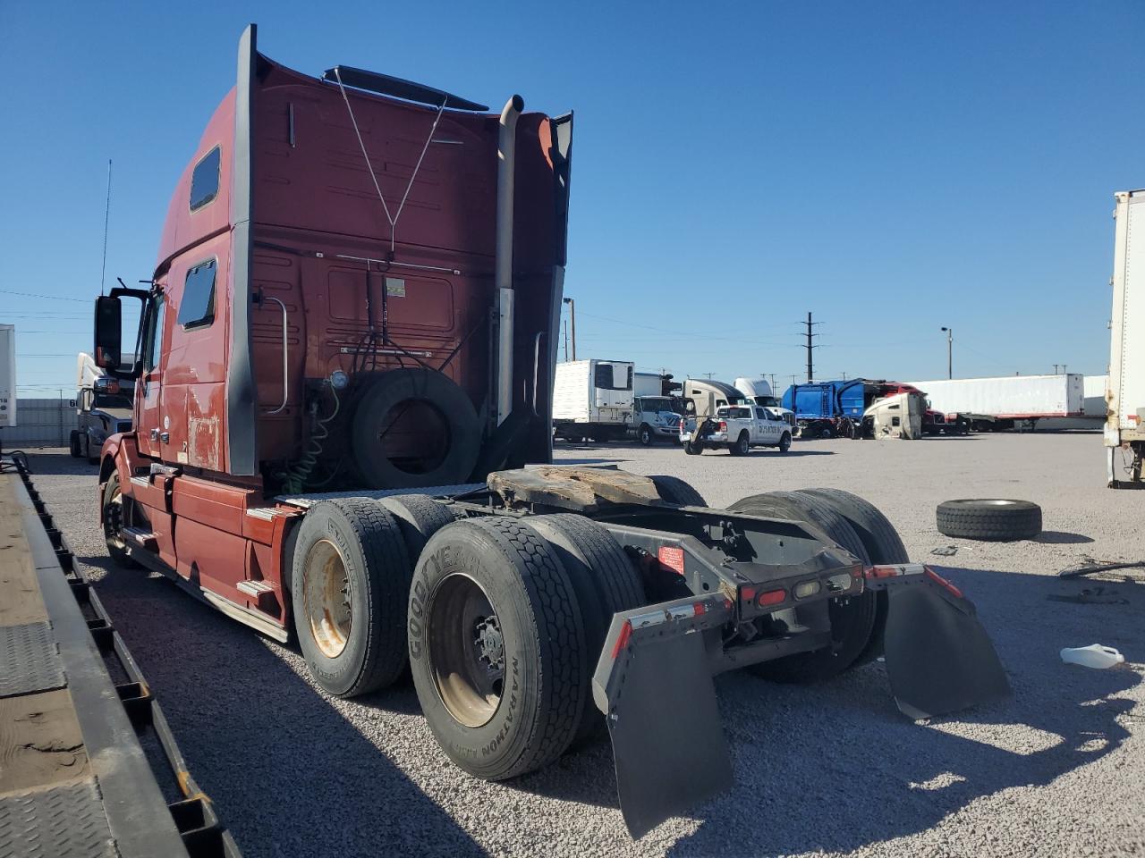 Lot #3284604361 2018 VOLVO VNL