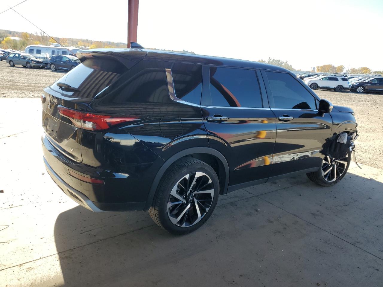 MITSUBISHI OUTLANDER SE