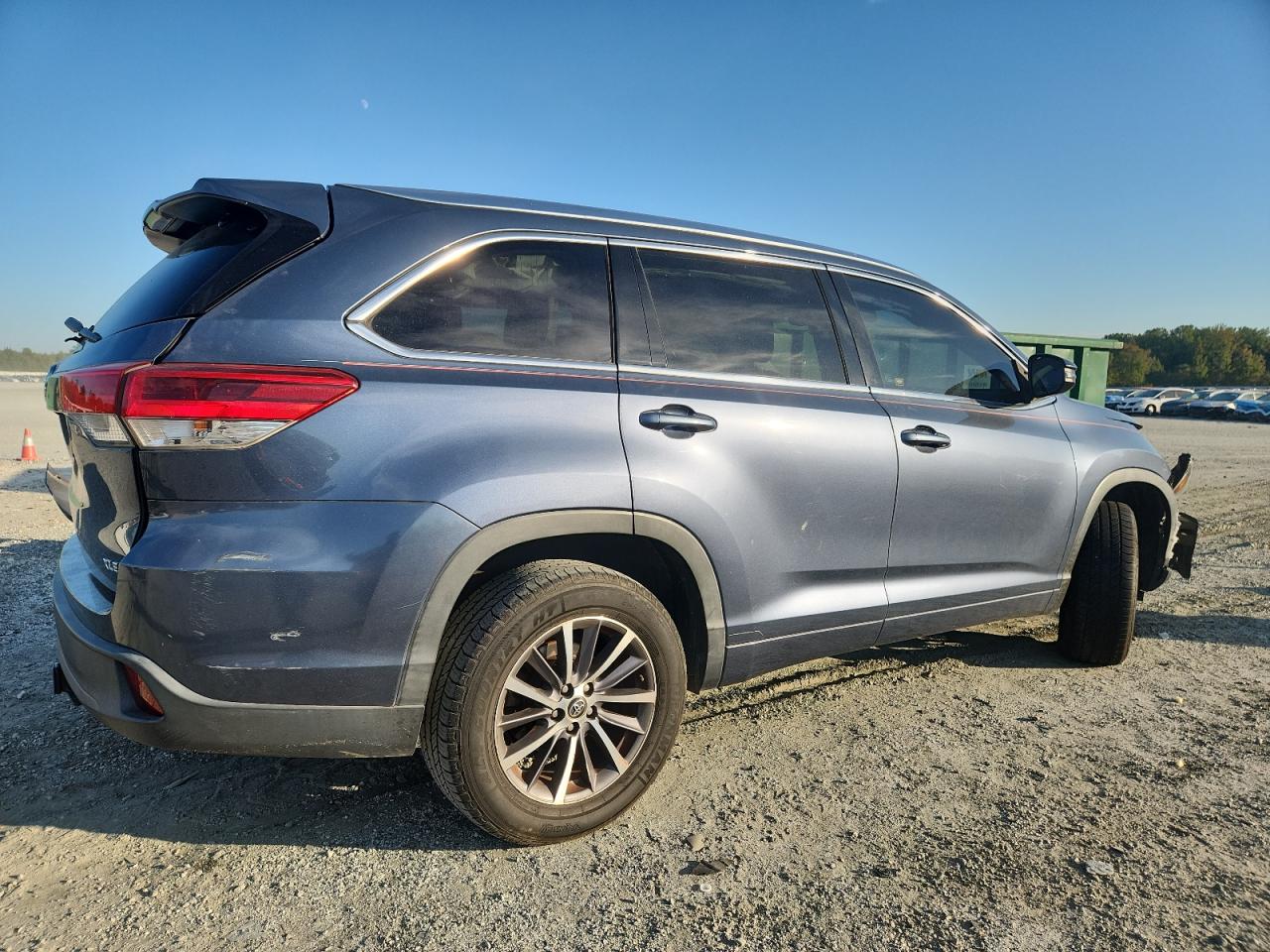 TOYOTA HIGHLANDER SE