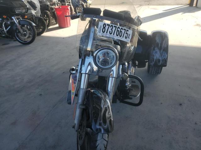 2016 HARLEY-DAVIDSON FLRT FREE - 1HD1MCM1XGB853094