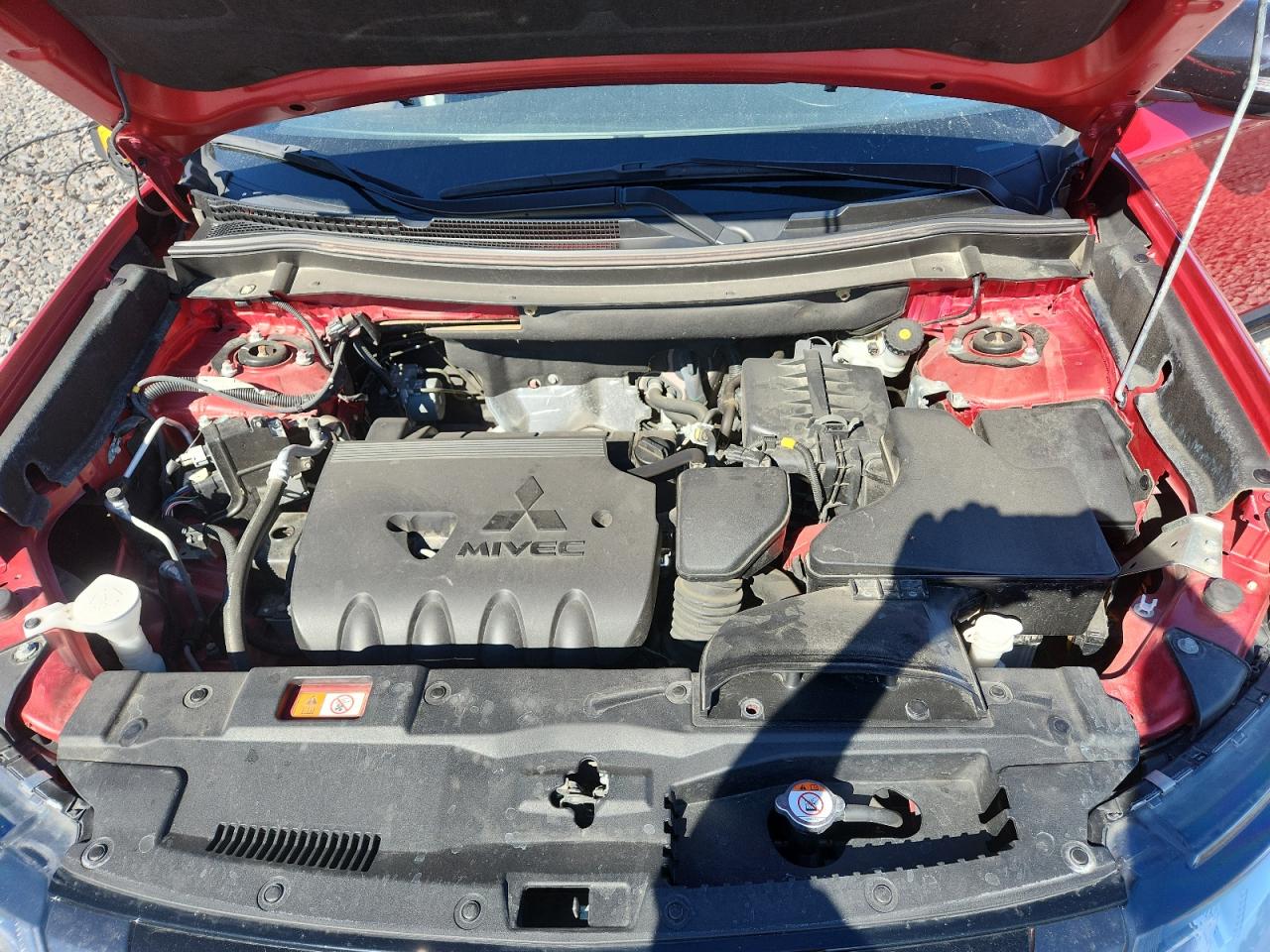 MITSUBISHI OUTLANDER SE