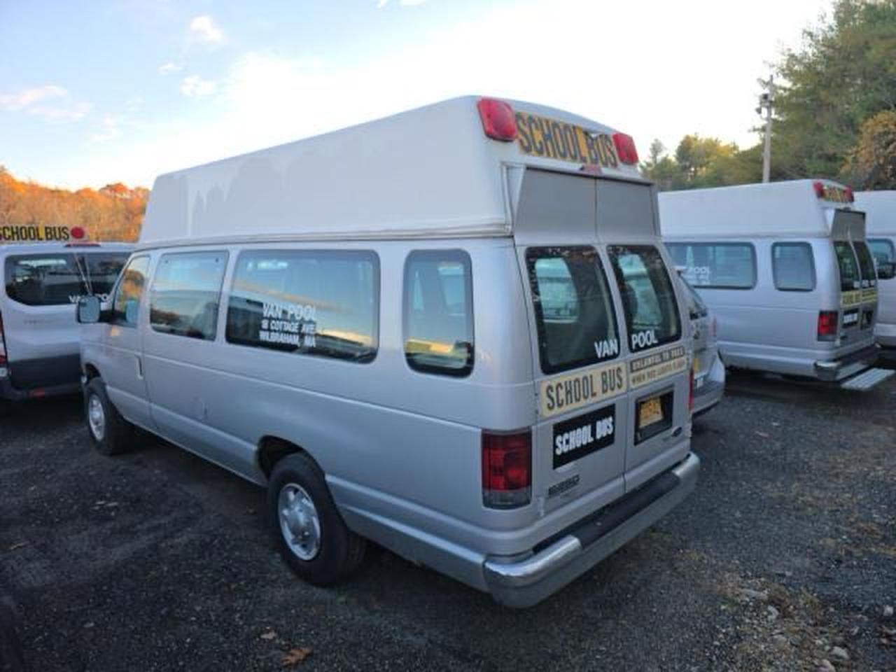 FORD ECONOLINE E250 VAN
