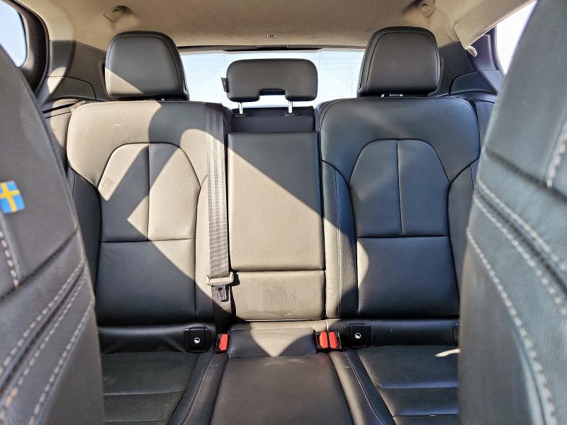 2021 VOLVO XC40 T5 MO - YV4162UK0M2447154