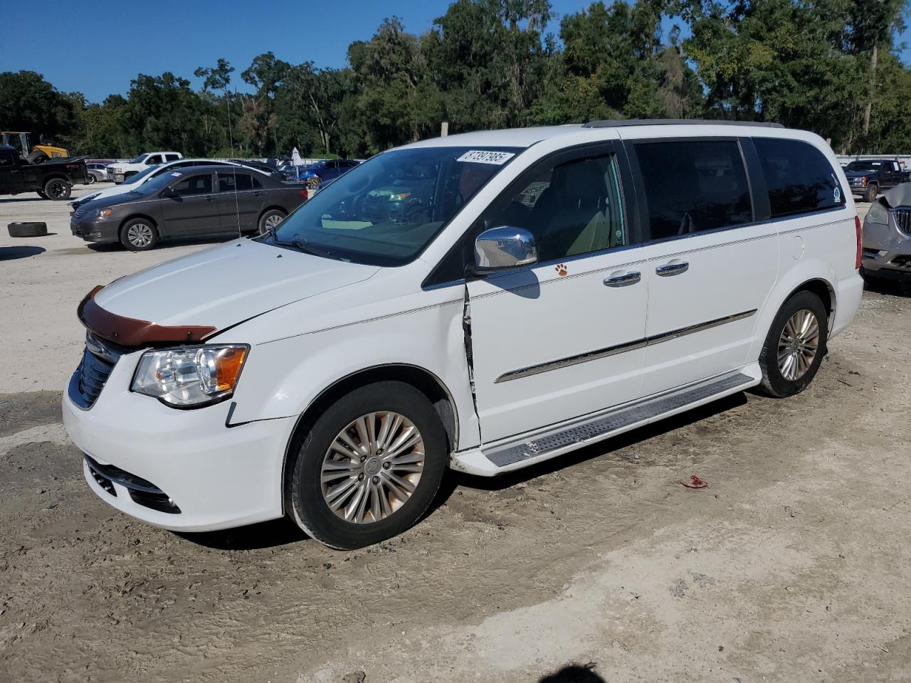 CHRYSLER TOWN & COUNTRY TOURING L