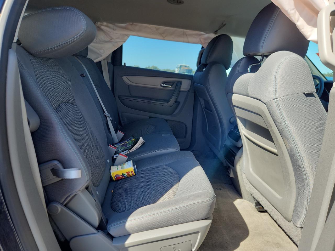 CHEVROLET TRAVERSE LS