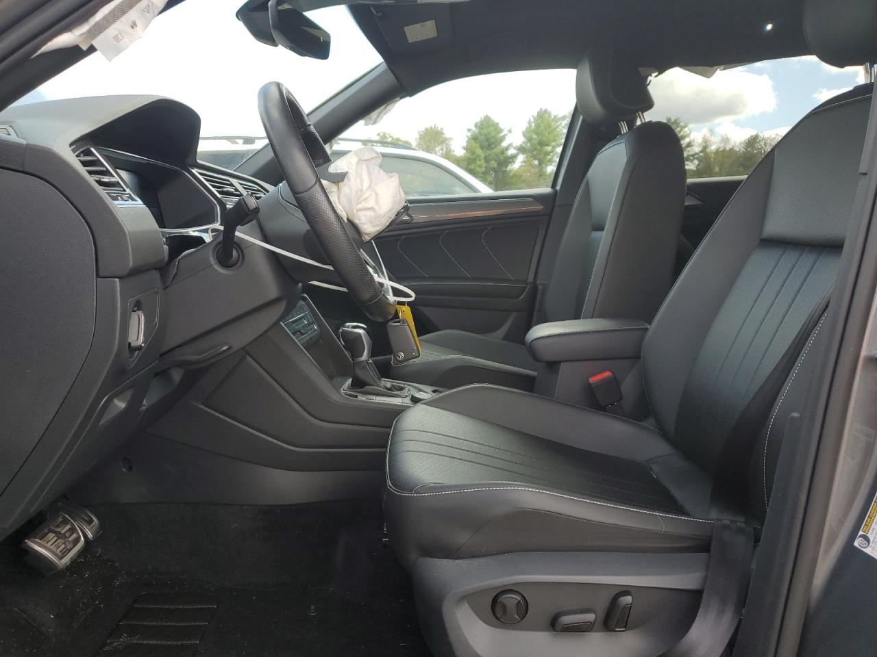 VOLKSWAGEN TIGUAN SE R-LINE BLACK