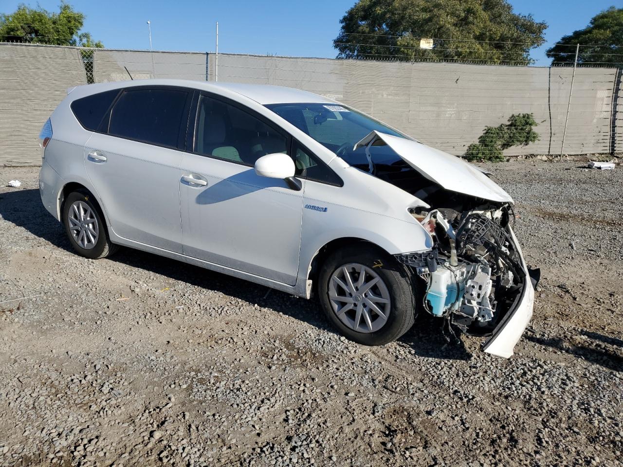 TOYOTA PRIUS V