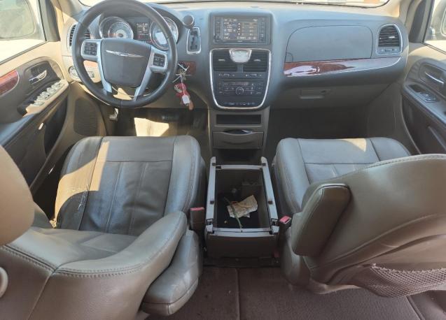 2014 CHRYSLER TOWN & COU - 2C4RC1BG4ER138359