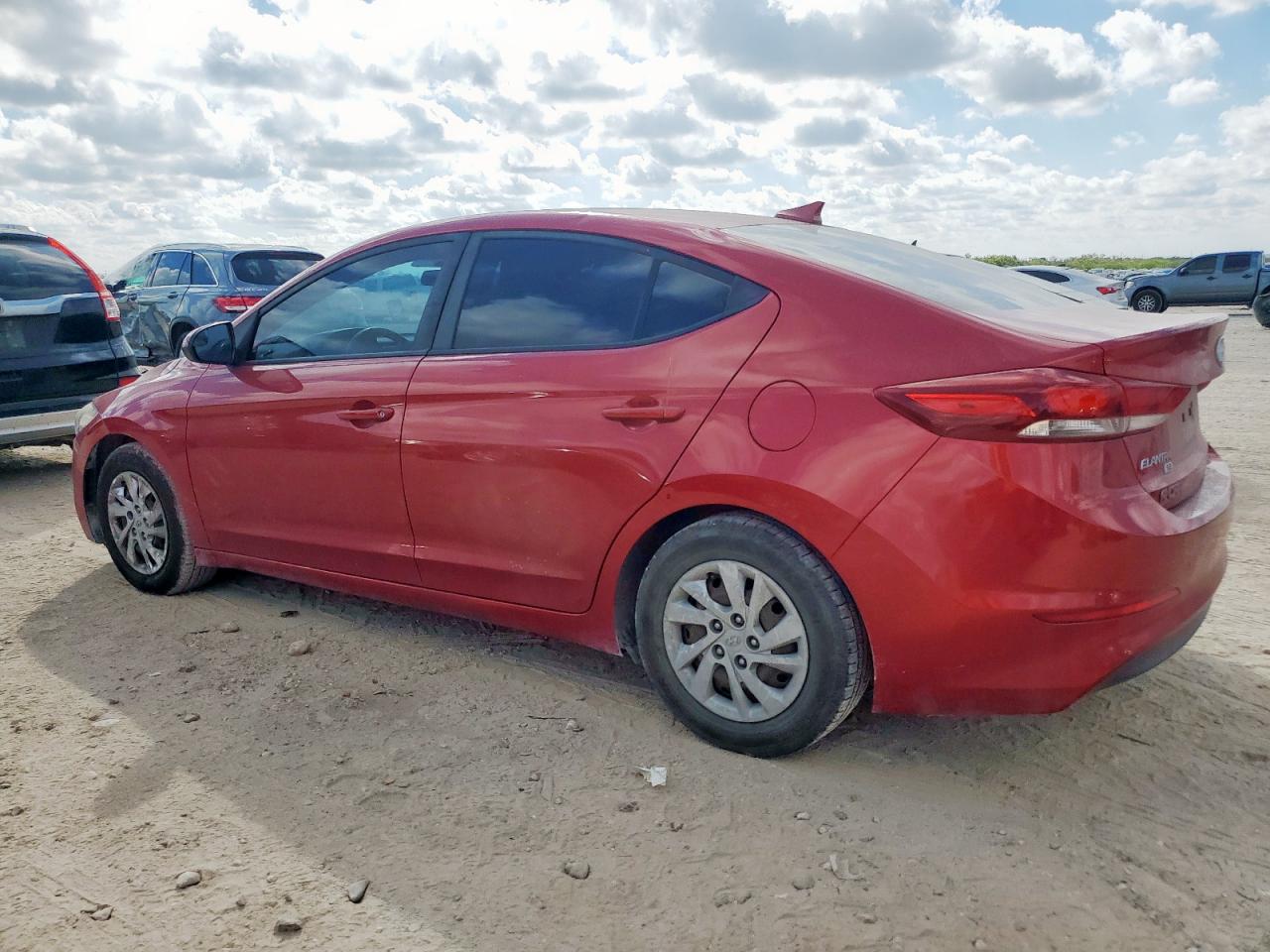 HYUNDAI ELANTRA SE