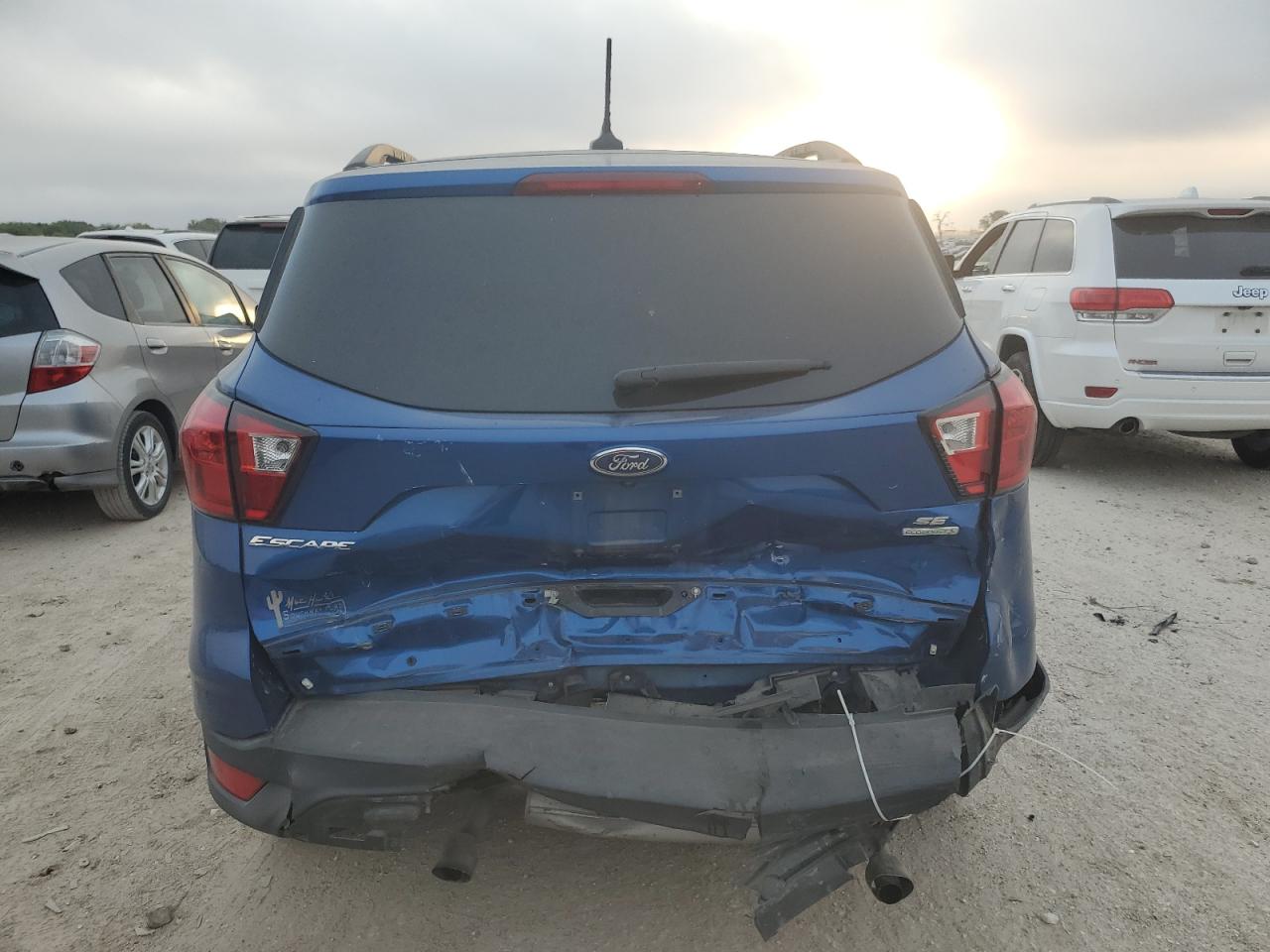 FORD ESCAPE SE