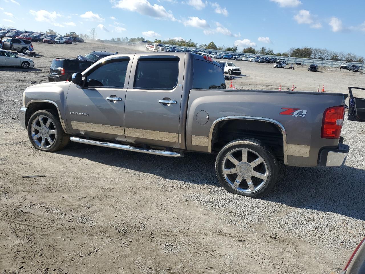 CHEVROLET SILVERADO K1500 LT