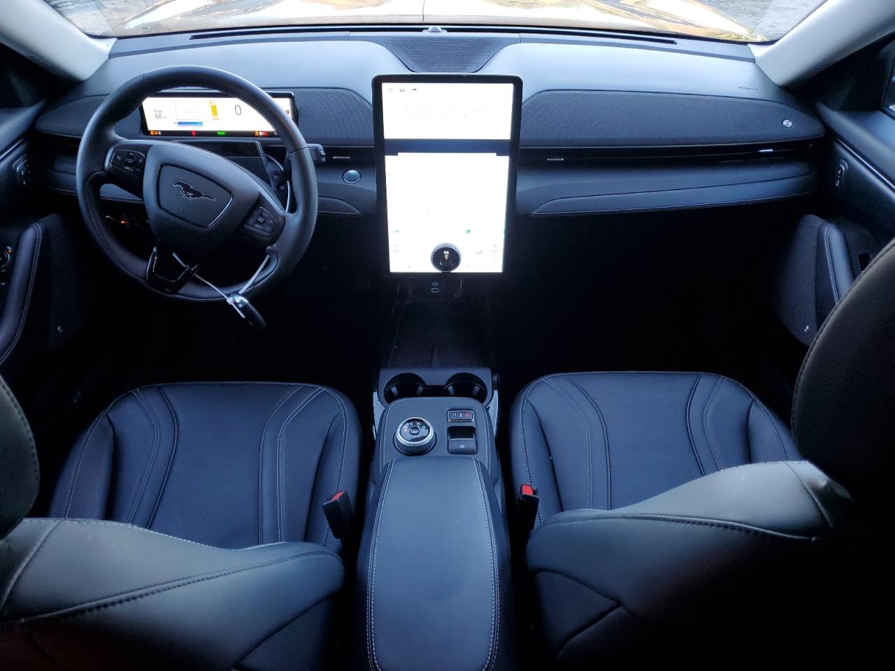 FORD MUSTANG PREMIUM