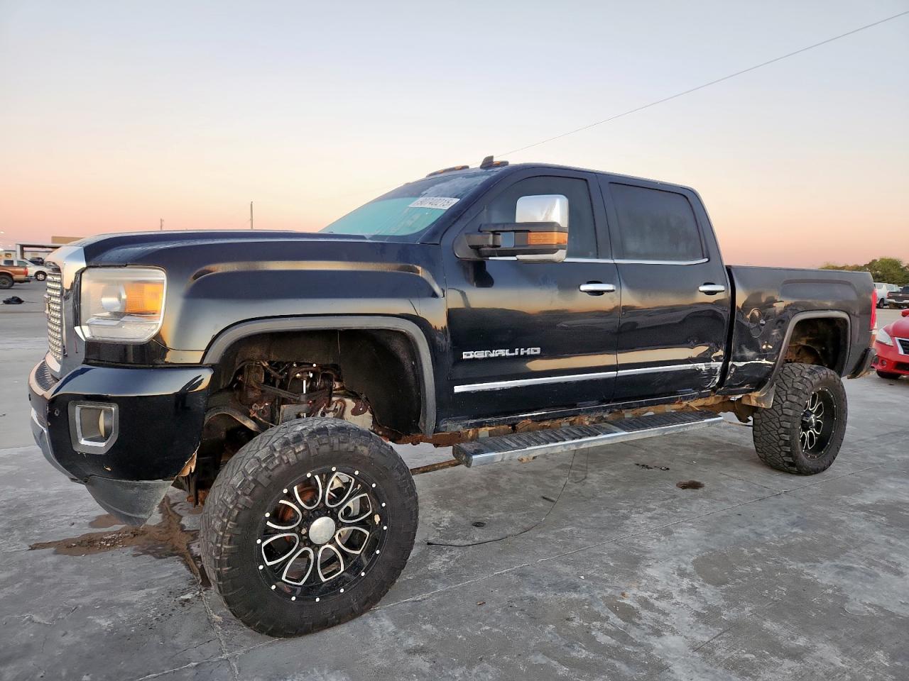 GMC SIERRA K2500 DENALI