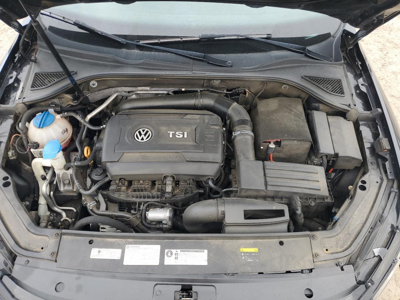 VOLKSWAGEN PASSAT SE
