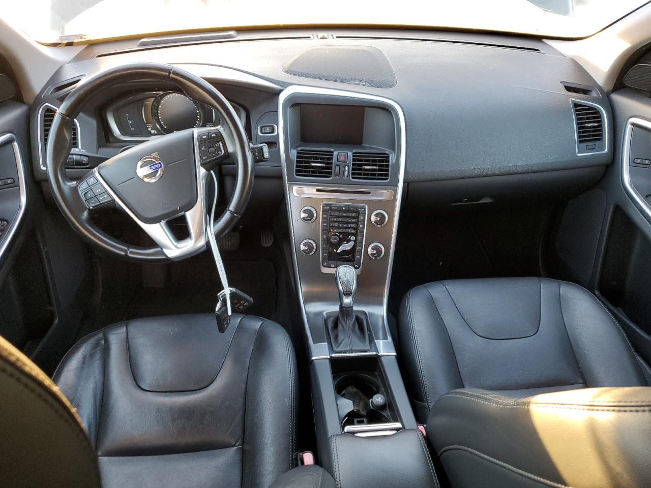 VOLVO XC60 T5 PLATINUM