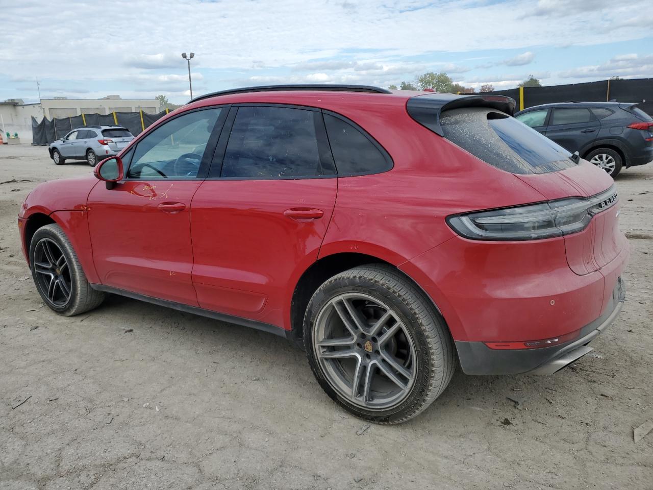 PORSCHE MACAN