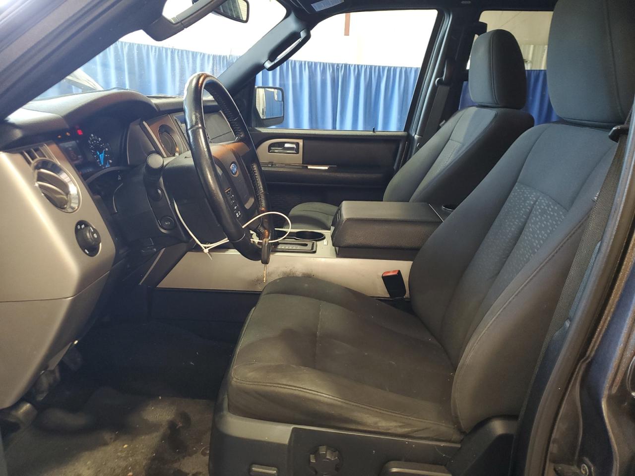 FORD EXPEDITION EL XLT