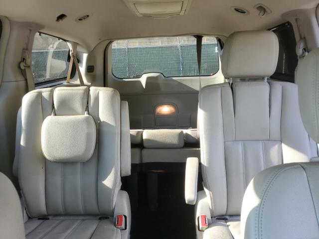 2016 CHRYSLER TOWN & COU - 2C4RC1BG7GR302951