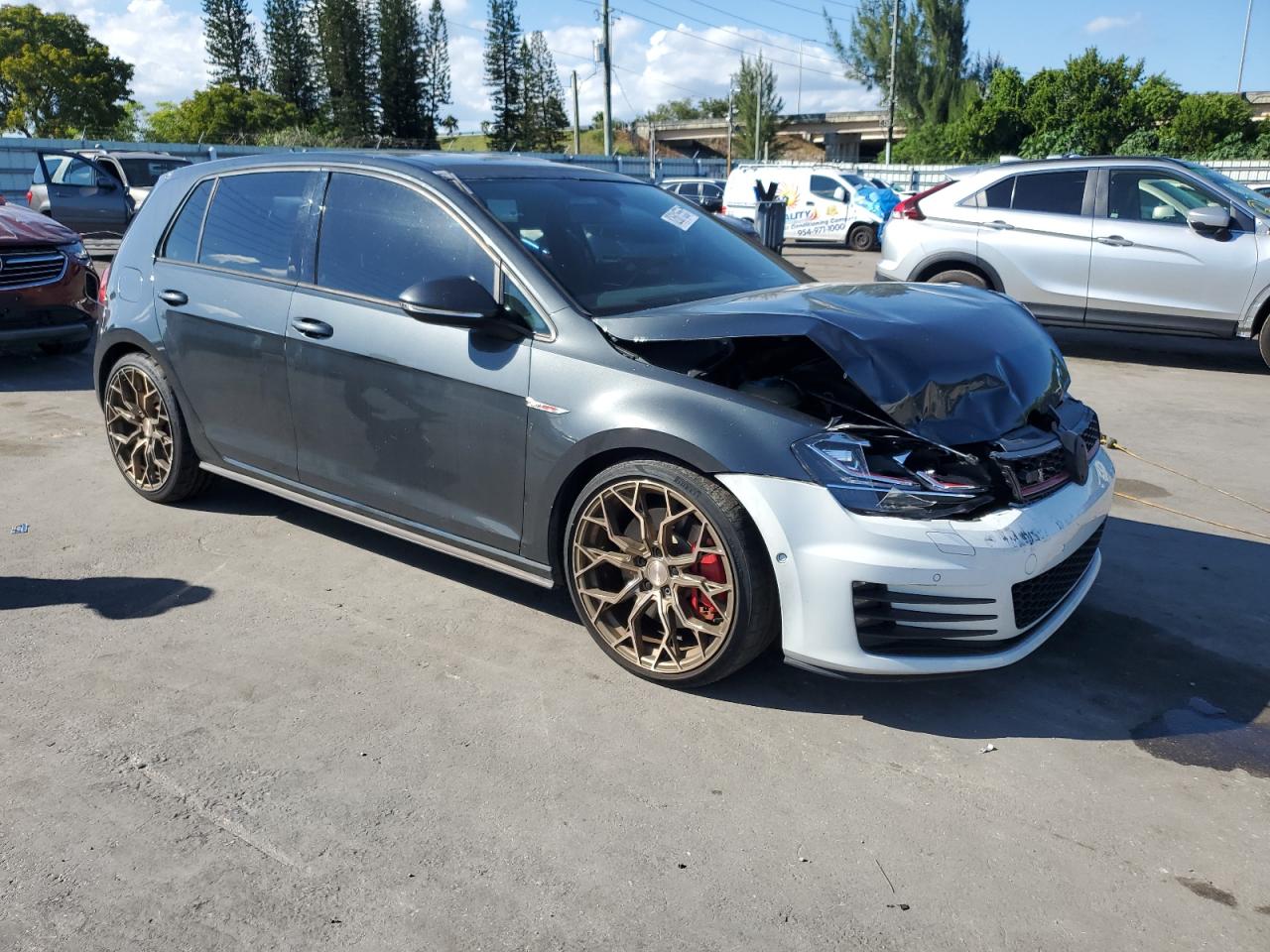 VOLKSWAGEN GOLF GTI