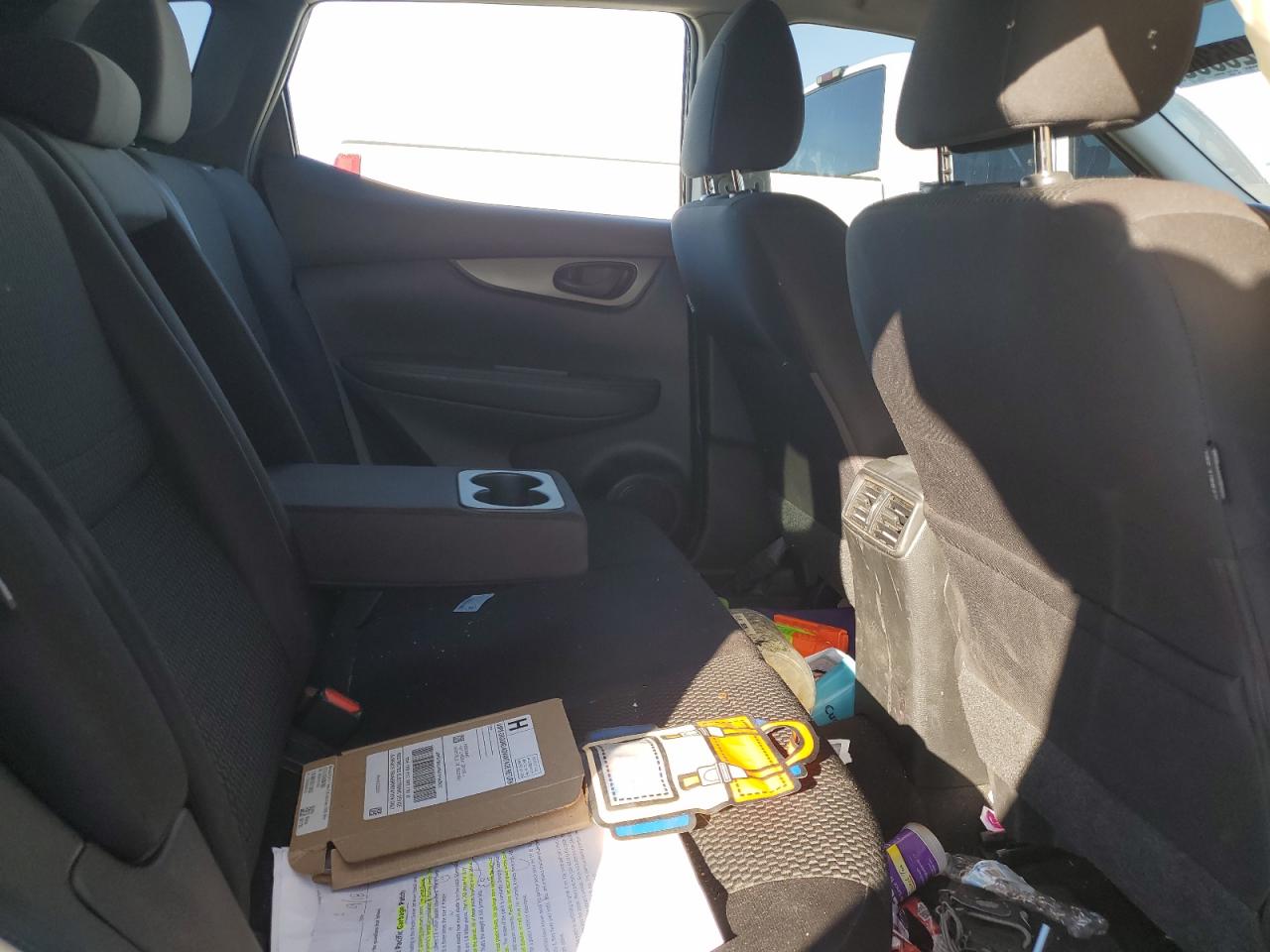 NISSAN ROGUE SPORT S