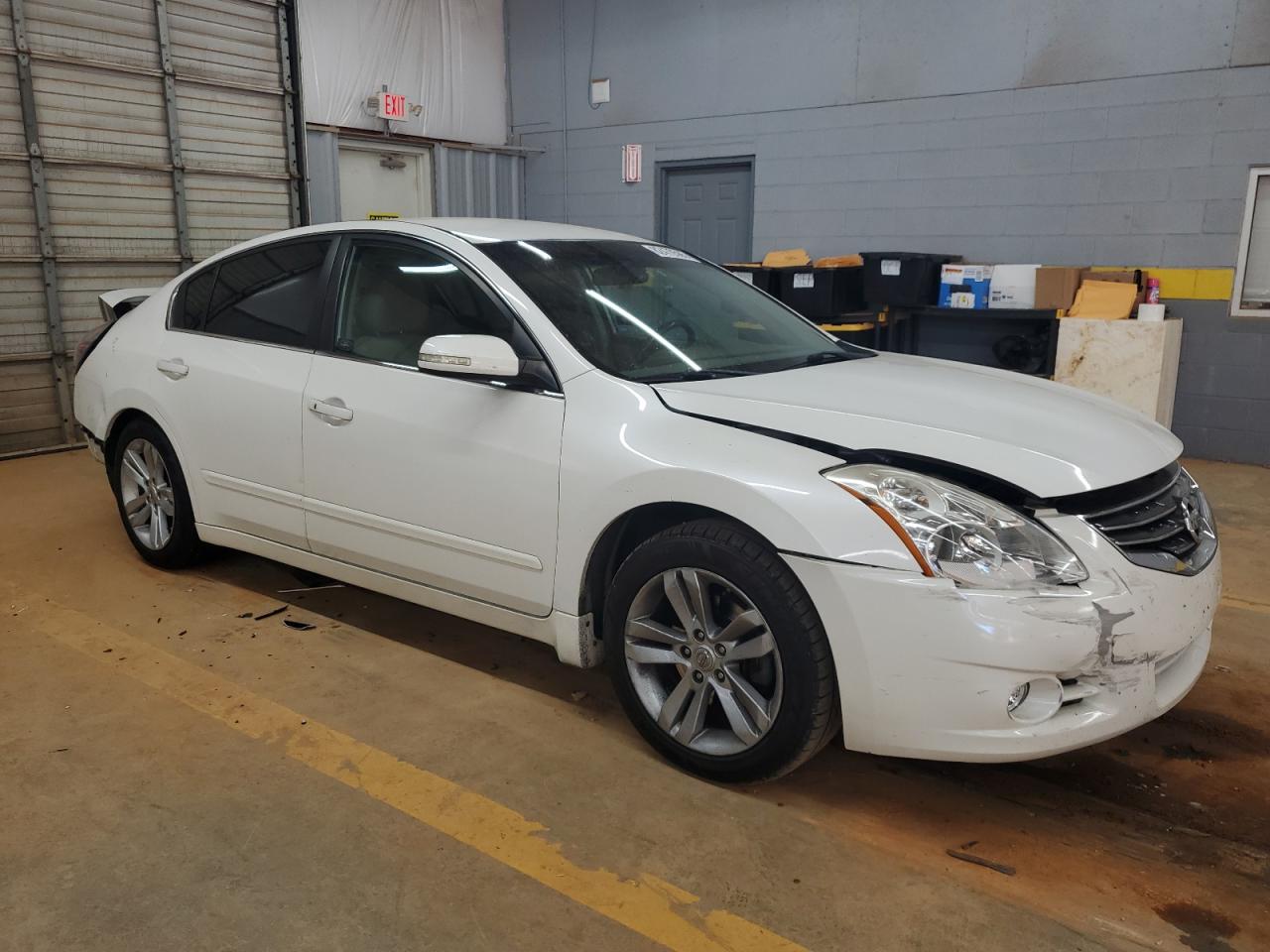 NISSAN ALTIMA SR