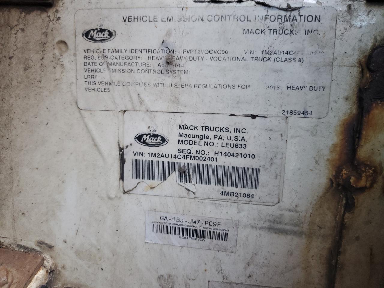 Lot #3315998090 2015 MACK 600 LEU600