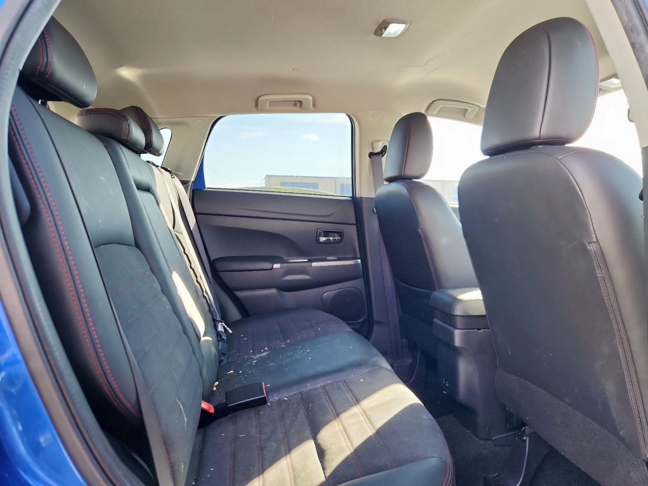 MITSUBISHI OUTLANDER S/SE